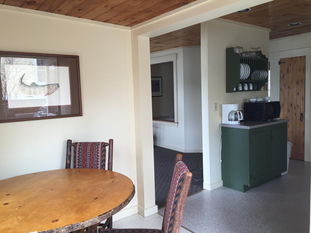Willoughvale Inn Westmore Newport Ruang foto